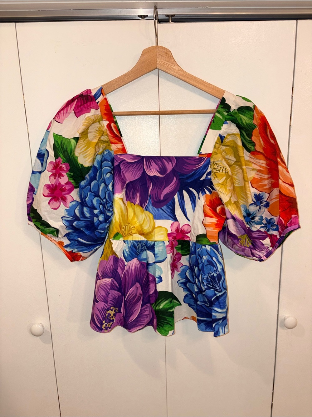 Farm Rio Pepulum Tropical Floral top with puff sleeves size XS